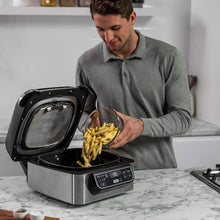 Carica l'immagine nel visualizzatore di Gallery, Griglia e friggitrice ad aria Ninja Foodi AG301EU