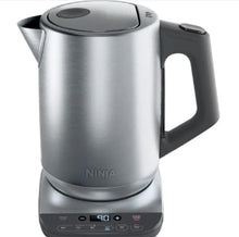 Carica l&#39;immagine nel visualizzatore di Gallery, Bollitore con temperatura di precisione Ninja Silver KT201EU
