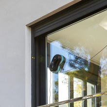 Carica l&#39;immagine nel visualizzatore di Gallery, Robot pulisci vetri Conga Windroid 880 SprayWater Smart Connected
