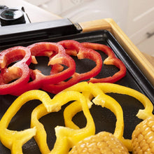 Carica l&#39;immagine nel visualizzatore di Gallery, Piastra-grill elettrica Tasty&amp;Grill 2000 Bamboo Black

